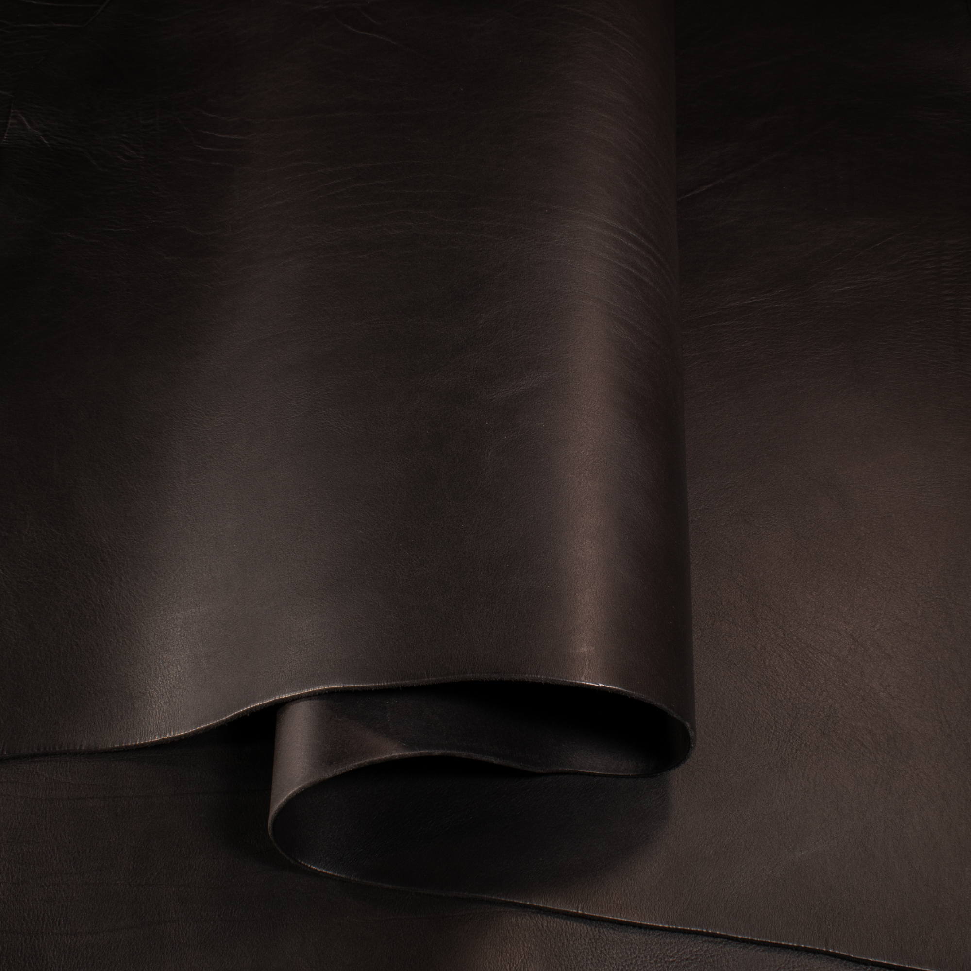 Double Shoulder - Black Milled Veg 9/10oz - Maverick Leather Company